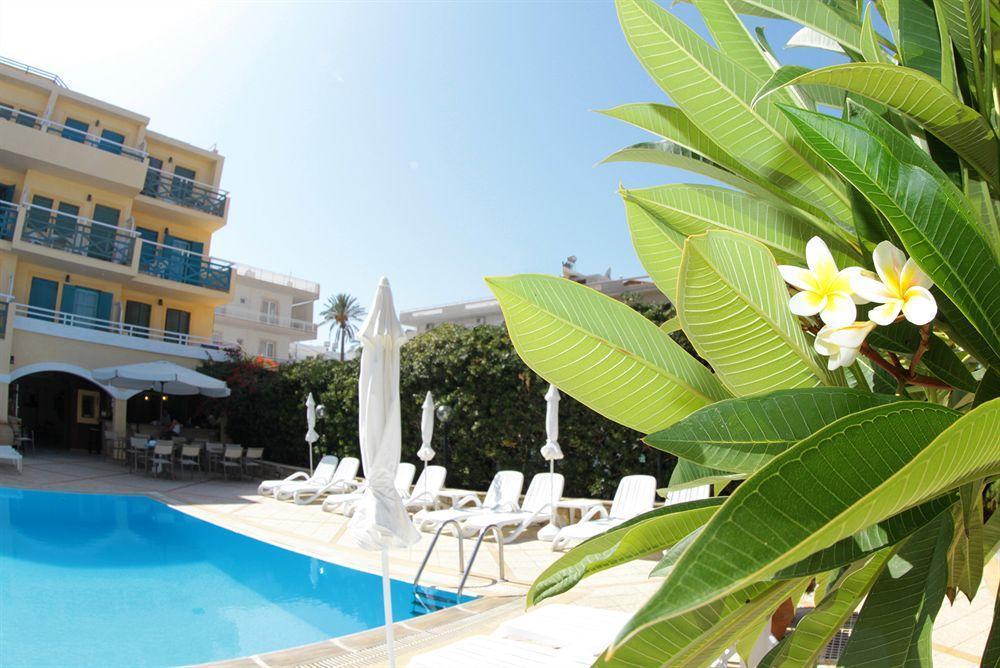 Petra Beach Hotel Hersonissos  Dış mekan fotoğraf