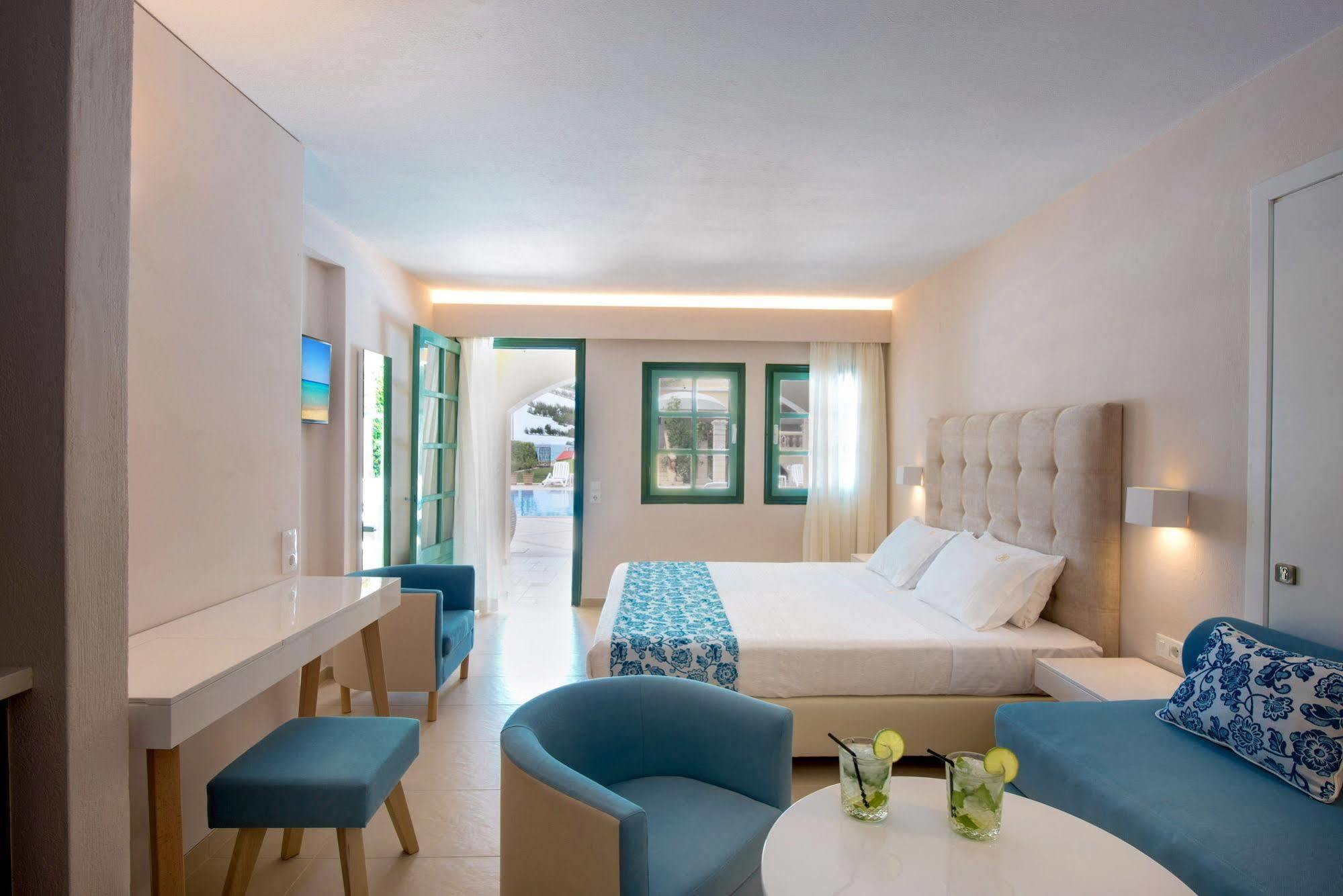 Petra Beach Hotel Hersonissos  Dış mekan fotoğraf